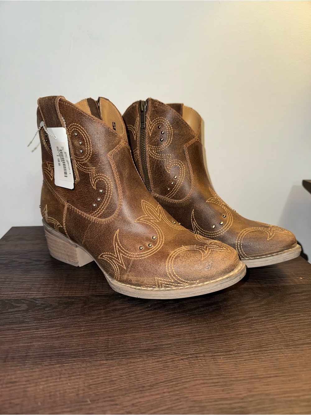 NWT Sterling River Brown Leather Western Ankle Booties Womens 7